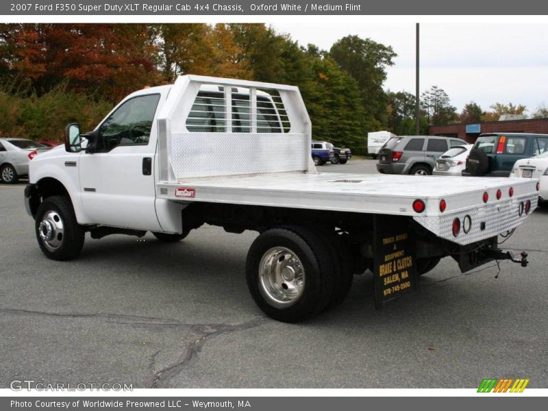 Oxford White / Medium Flint 2007 Ford F350 Super Duty XLT Regular Cab 4x4 Chassis