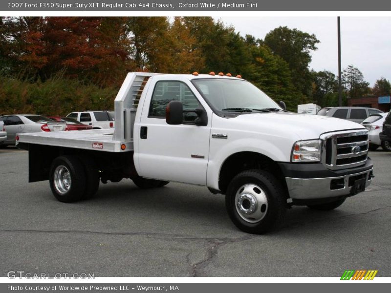 Oxford White / Medium Flint 2007 Ford F350 Super Duty XLT Regular Cab 4x4 Chassis