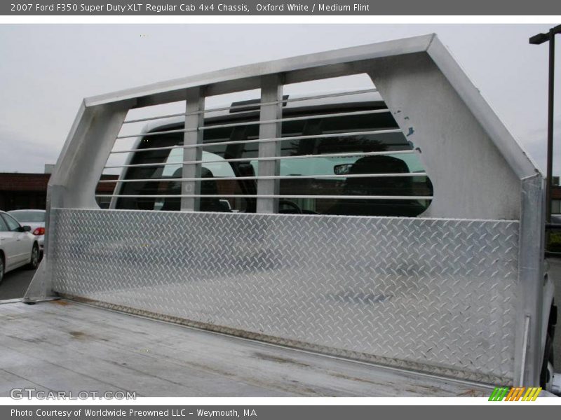 Oxford White / Medium Flint 2007 Ford F350 Super Duty XLT Regular Cab 4x4 Chassis