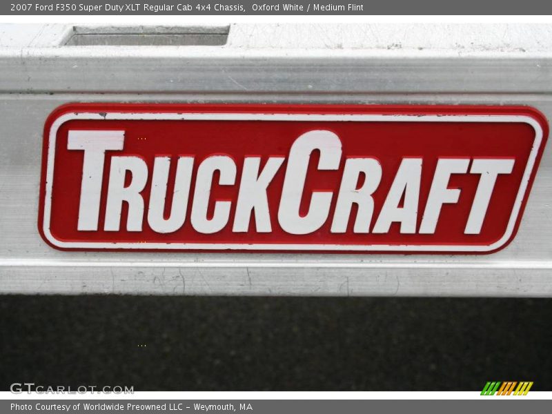 Oxford White / Medium Flint 2007 Ford F350 Super Duty XLT Regular Cab 4x4 Chassis