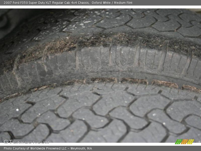 Oxford White / Medium Flint 2007 Ford F350 Super Duty XLT Regular Cab 4x4 Chassis