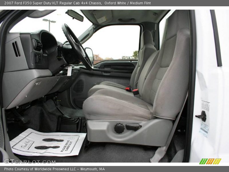 Oxford White / Medium Flint 2007 Ford F350 Super Duty XLT Regular Cab 4x4 Chassis