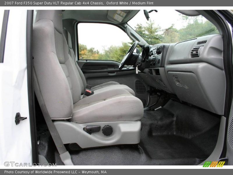 Oxford White / Medium Flint 2007 Ford F350 Super Duty XLT Regular Cab 4x4 Chassis