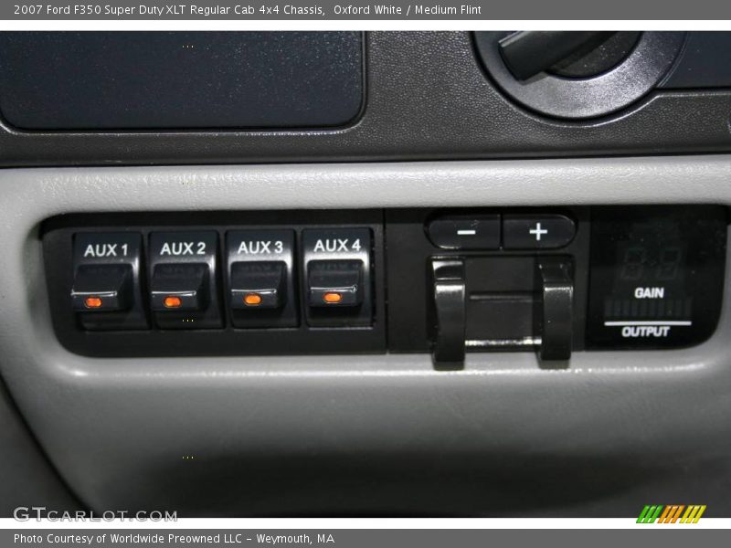 Oxford White / Medium Flint 2007 Ford F350 Super Duty XLT Regular Cab 4x4 Chassis