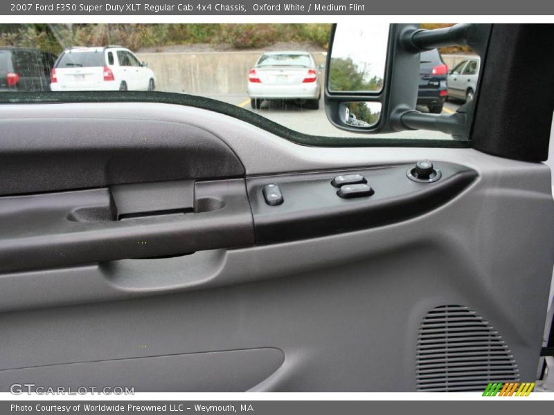 Oxford White / Medium Flint 2007 Ford F350 Super Duty XLT Regular Cab 4x4 Chassis