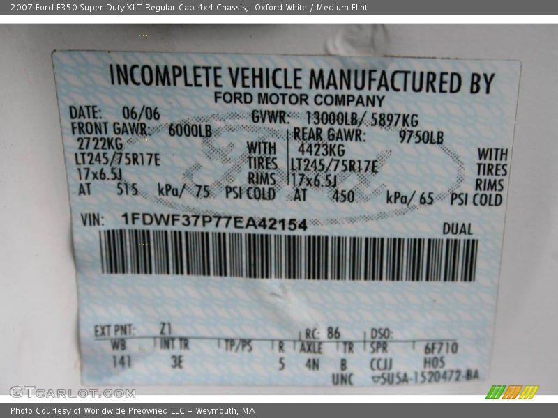 Oxford White / Medium Flint 2007 Ford F350 Super Duty XLT Regular Cab 4x4 Chassis