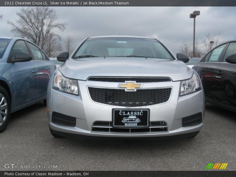 Silver Ice Metallic / Jet Black/Medium Titanium 2011 Chevrolet Cruze LS