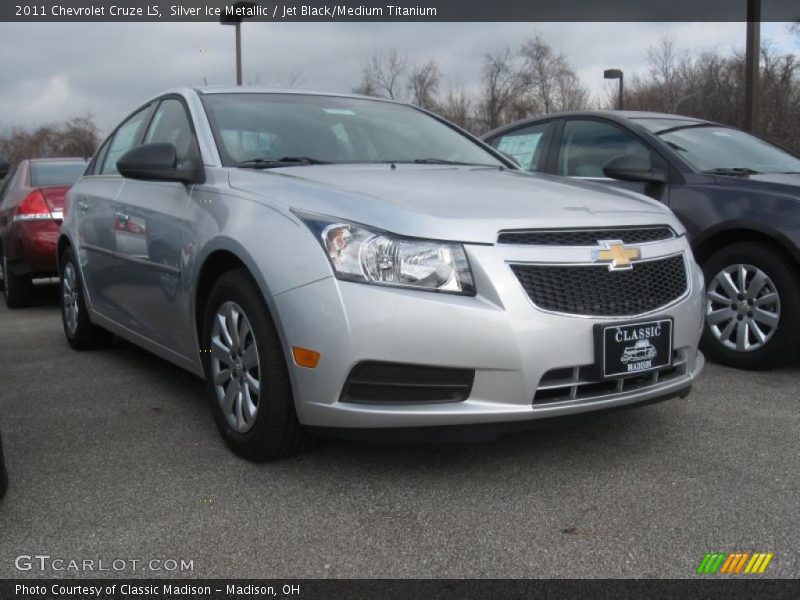 Silver Ice Metallic / Jet Black/Medium Titanium 2011 Chevrolet Cruze LS