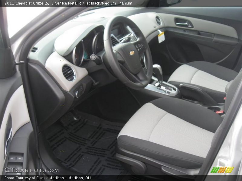 Silver Ice Metallic / Jet Black/Medium Titanium 2011 Chevrolet Cruze LS