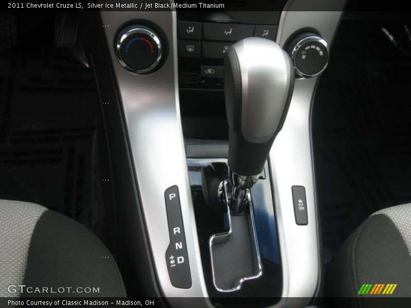 Silver Ice Metallic / Jet Black/Medium Titanium 2011 Chevrolet Cruze LS