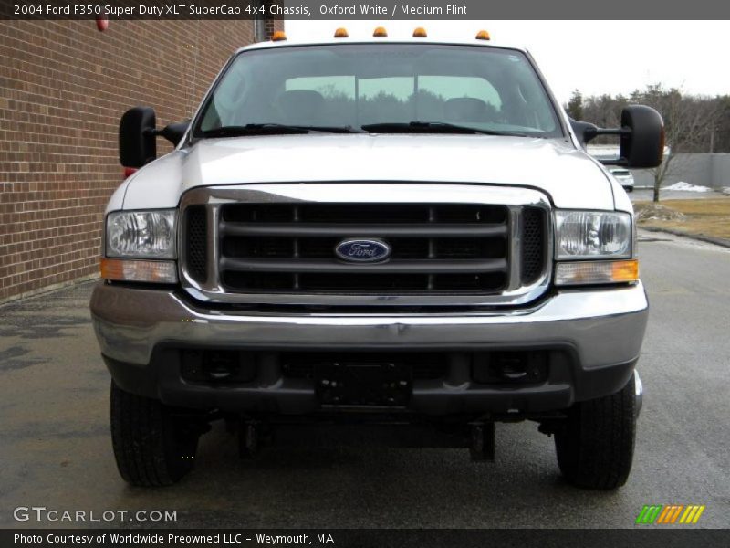 Oxford White / Medium Flint 2004 Ford F350 Super Duty XLT SuperCab 4x4 Chassis