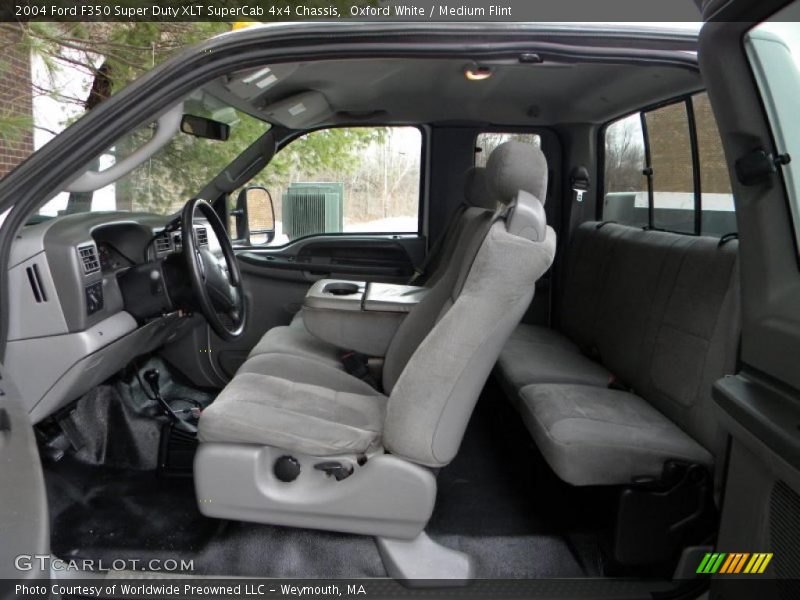 Oxford White / Medium Flint 2004 Ford F350 Super Duty XLT SuperCab 4x4 Chassis