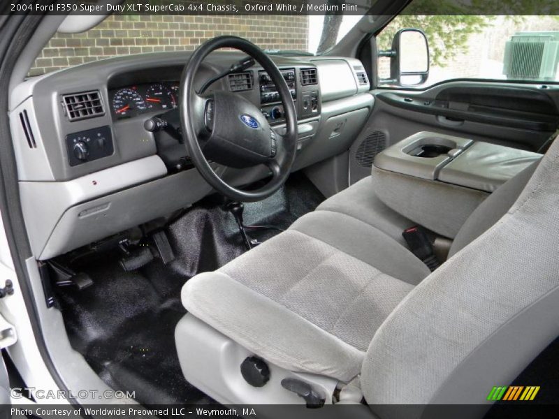 Oxford White / Medium Flint 2004 Ford F350 Super Duty XLT SuperCab 4x4 Chassis