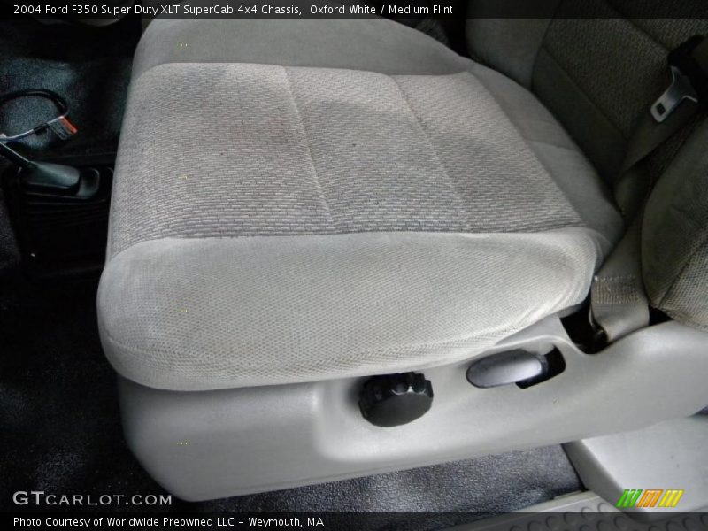 Oxford White / Medium Flint 2004 Ford F350 Super Duty XLT SuperCab 4x4 Chassis