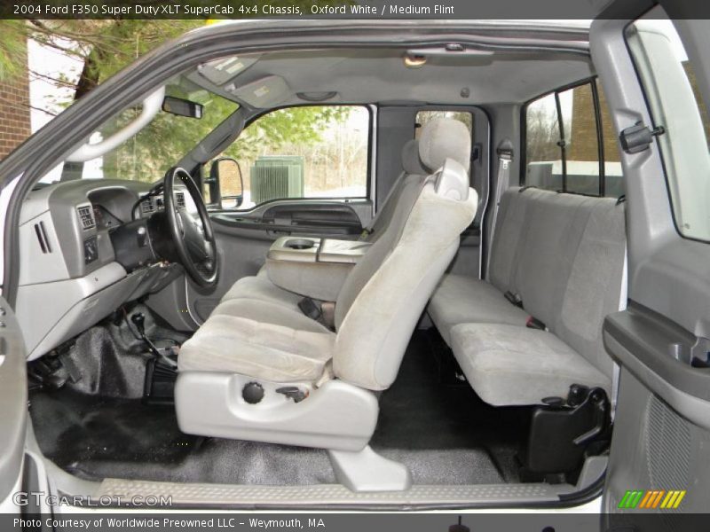 Oxford White / Medium Flint 2004 Ford F350 Super Duty XLT SuperCab 4x4 Chassis