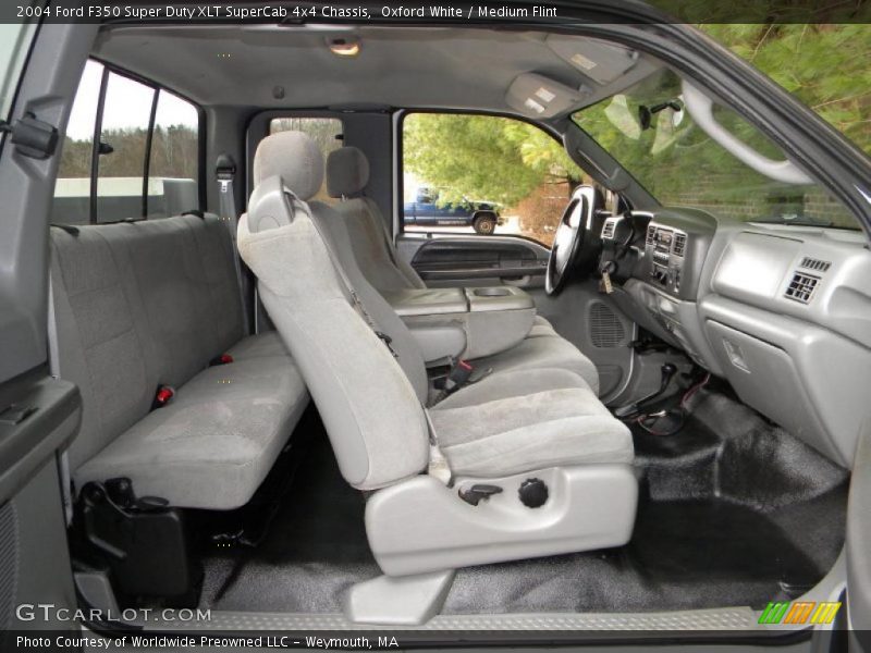 Oxford White / Medium Flint 2004 Ford F350 Super Duty XLT SuperCab 4x4 Chassis