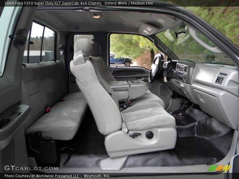 Oxford White / Medium Flint 2004 Ford F350 Super Duty XLT SuperCab 4x4 Chassis