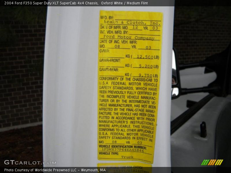 Oxford White / Medium Flint 2004 Ford F350 Super Duty XLT SuperCab 4x4 Chassis