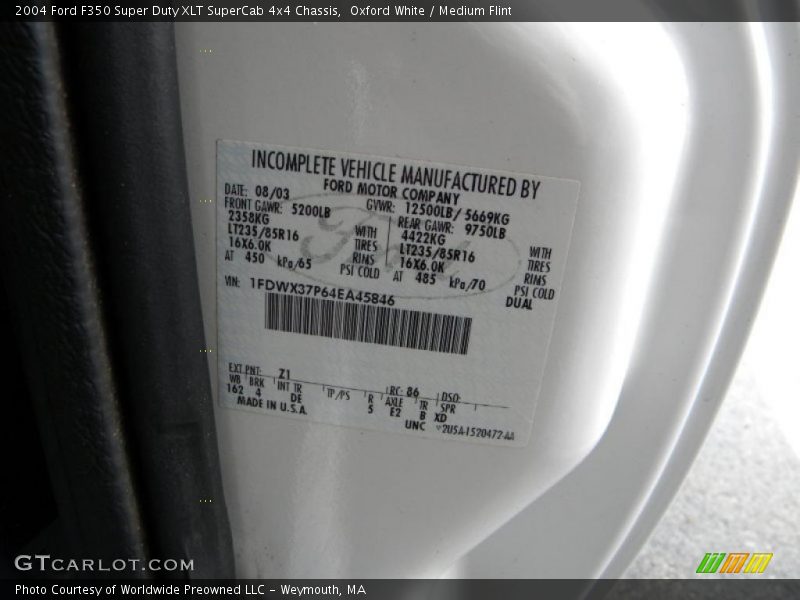 Oxford White / Medium Flint 2004 Ford F350 Super Duty XLT SuperCab 4x4 Chassis