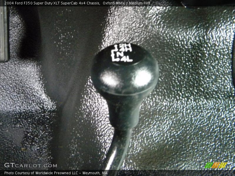 Oxford White / Medium Flint 2004 Ford F350 Super Duty XLT SuperCab 4x4 Chassis