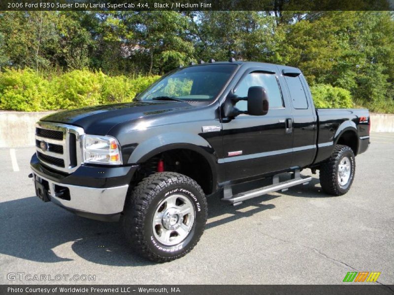 Front 3/4 View of 2006 F350 Super Duty Lariat SuperCab 4x4