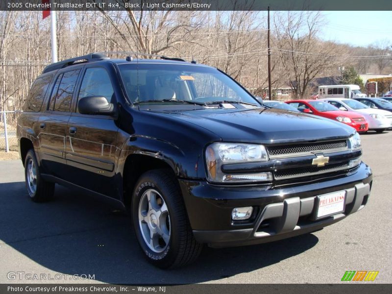 Black / Light Cashmere/Ebony 2005 Chevrolet TrailBlazer EXT LT 4x4
