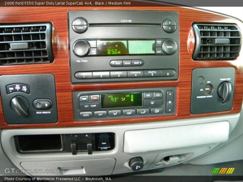 Controls of 2006 F350 Super Duty Lariat SuperCab 4x4