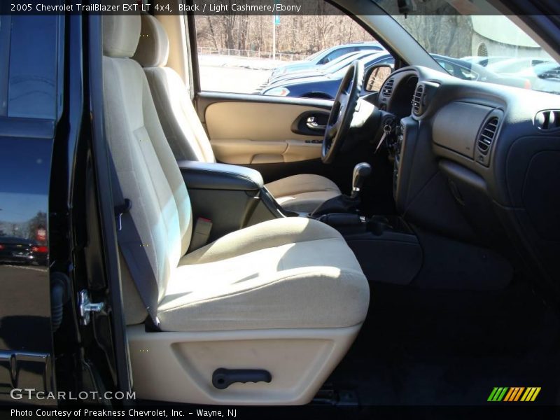 Black / Light Cashmere/Ebony 2005 Chevrolet TrailBlazer EXT LT 4x4