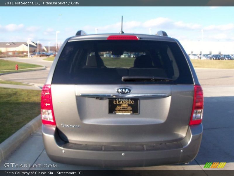 Titanium Silver / Gray 2011 Kia Sedona LX