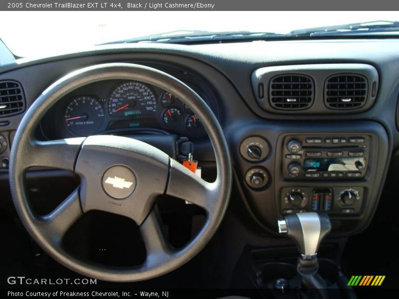 Black / Light Cashmere/Ebony 2005 Chevrolet TrailBlazer EXT LT 4x4