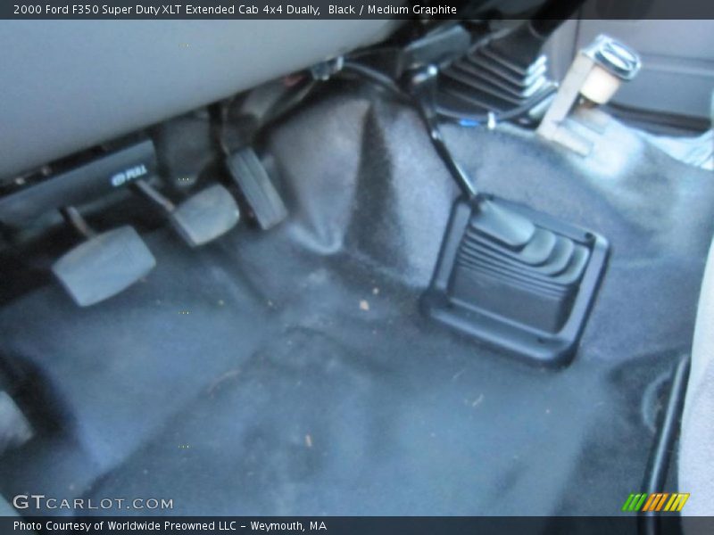 Black / Medium Graphite 2000 Ford F350 Super Duty XLT Extended Cab 4x4 Dually