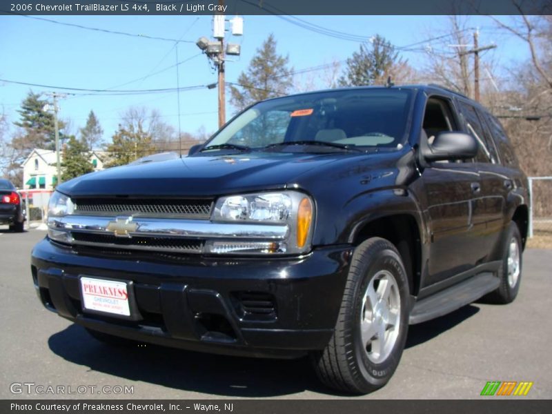 Black / Light Gray 2006 Chevrolet TrailBlazer LS 4x4
