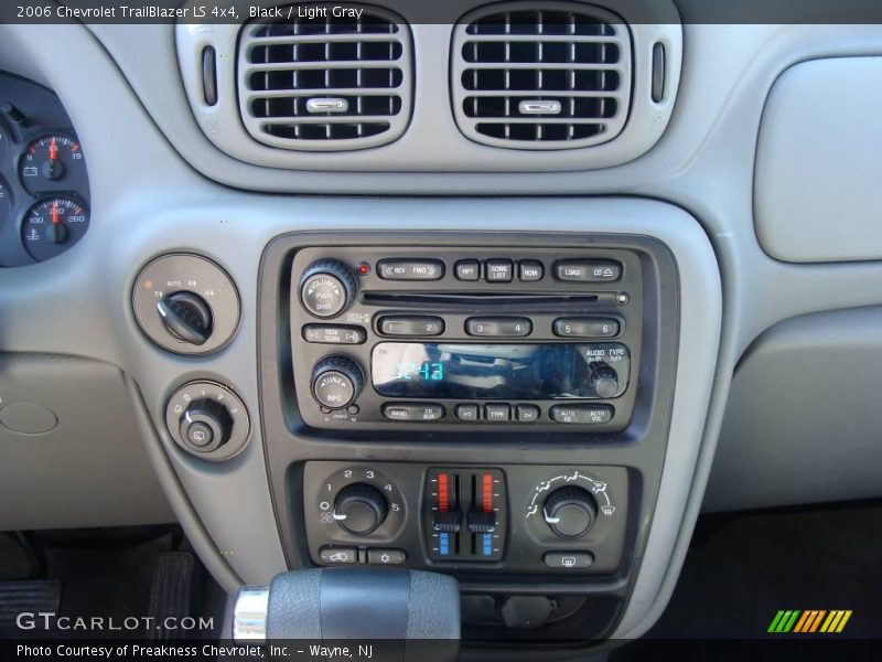 Black / Light Gray 2006 Chevrolet TrailBlazer LS 4x4