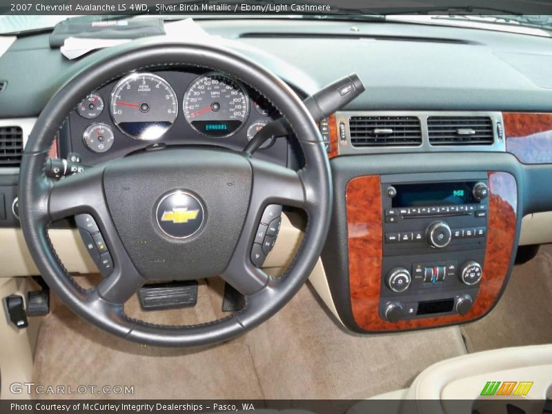 Silver Birch Metallic / Ebony/Light Cashmere 2007 Chevrolet Avalanche LS 4WD