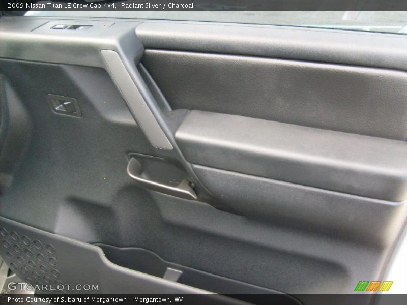 Radiant Silver / Charcoal 2009 Nissan Titan LE Crew Cab 4x4