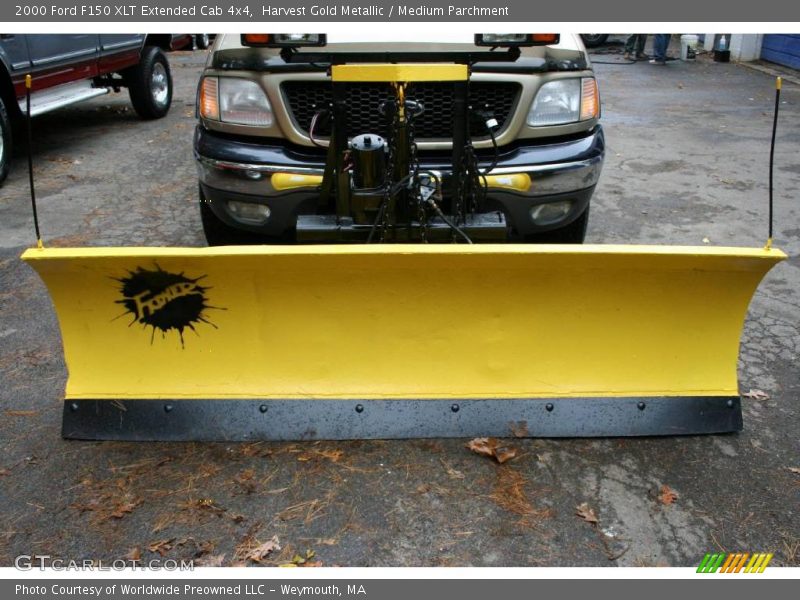 Harvest Gold Metallic / Medium Parchment 2000 Ford F150 XLT Extended Cab 4x4