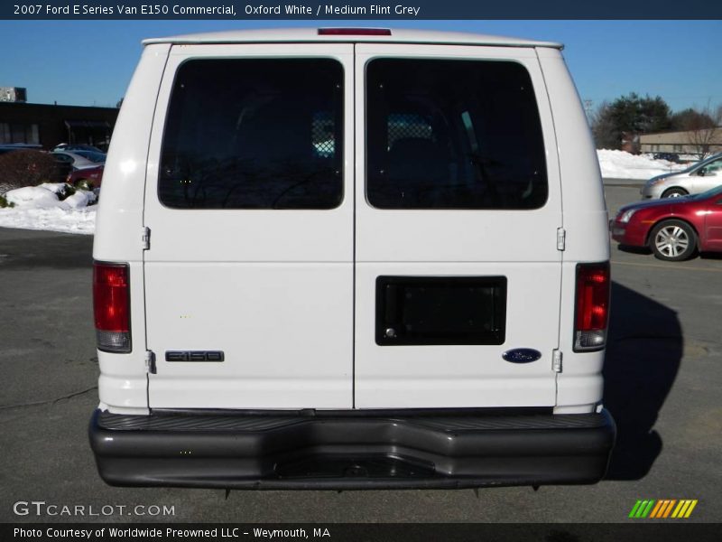 Oxford White / Medium Flint Grey 2007 Ford E Series Van E150 Commercial