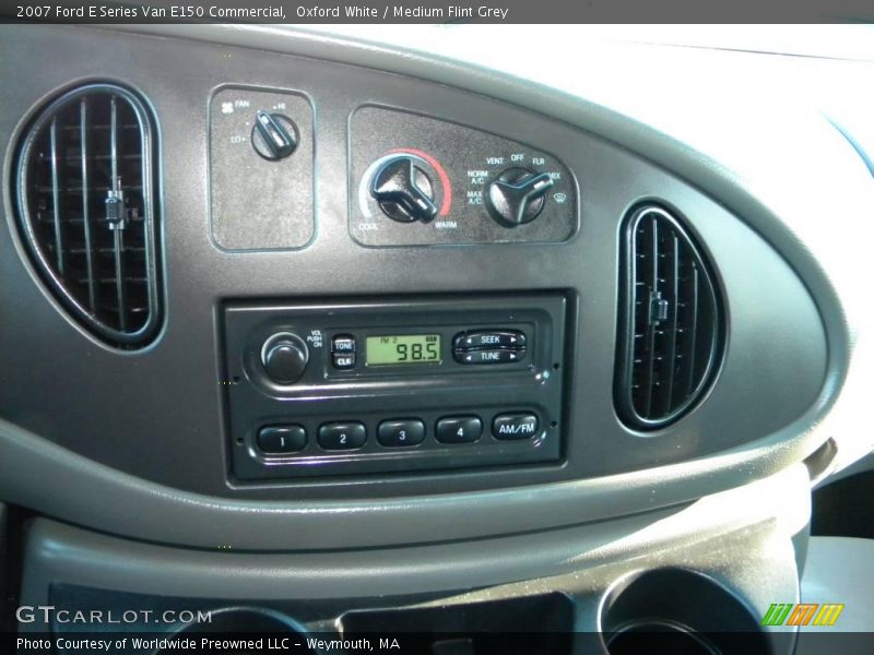 Oxford White / Medium Flint Grey 2007 Ford E Series Van E150 Commercial
