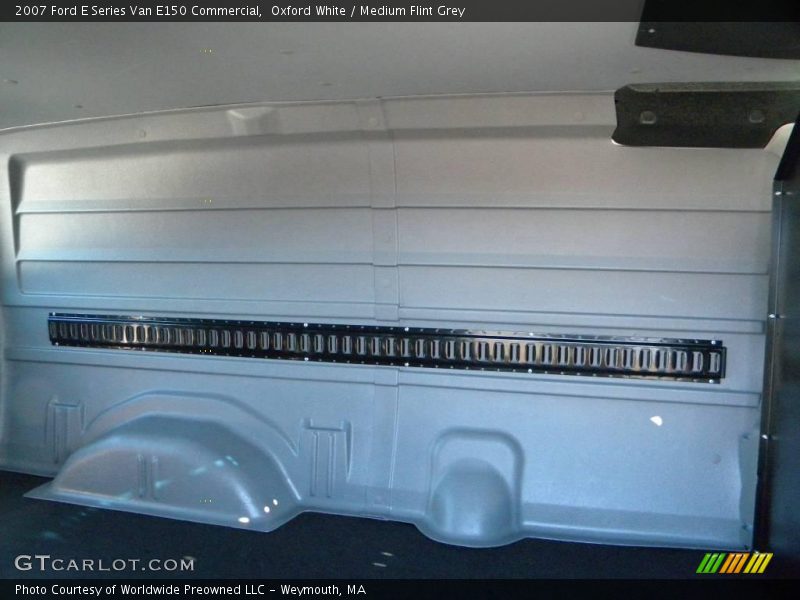 Oxford White / Medium Flint Grey 2007 Ford E Series Van E150 Commercial