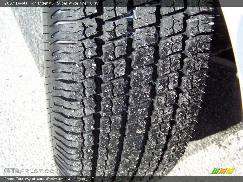 Super White / Ash Gray 2007 Toyota Highlander V6