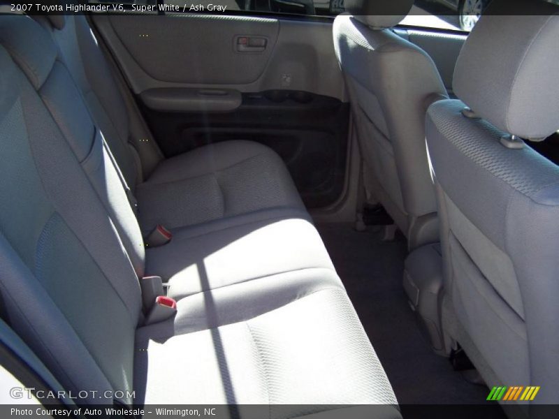 Super White / Ash Gray 2007 Toyota Highlander V6
