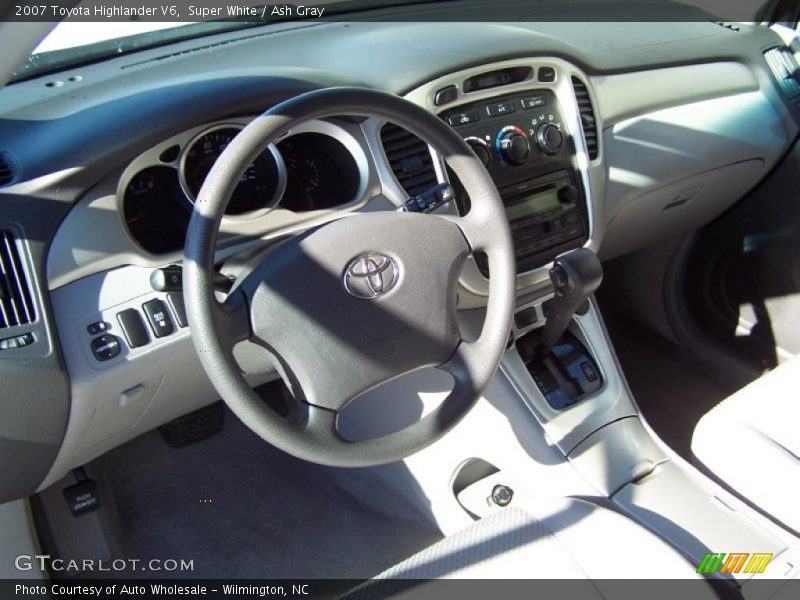 Super White / Ash Gray 2007 Toyota Highlander V6
