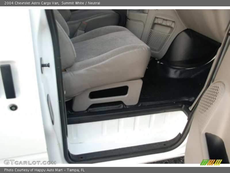 Summit White / Neutral 2004 Chevrolet Astro Cargo Van