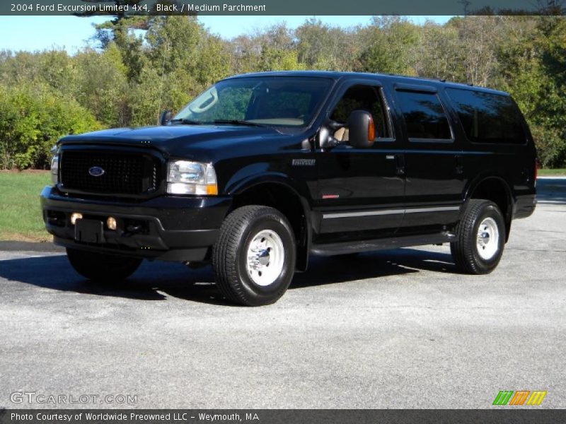 Front 3/4 View of 2004 Excursion Limited 4x4