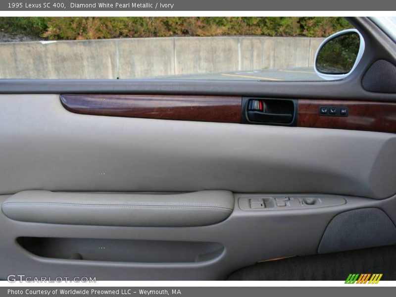Diamond White Pearl Metallic / Ivory 1995 Lexus SC 400