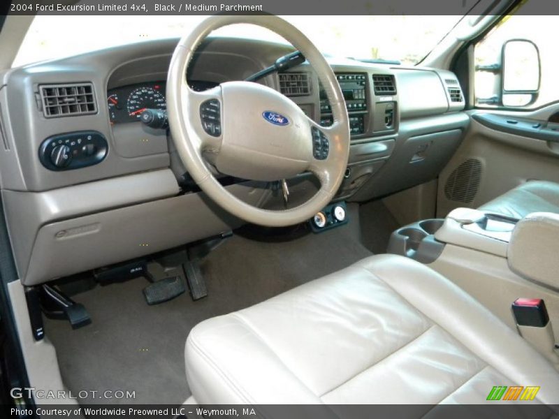 Dashboard of 2004 Excursion Limited 4x4
