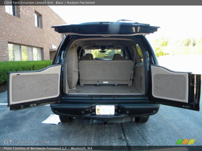  2004 Excursion Limited 4x4 Trunk