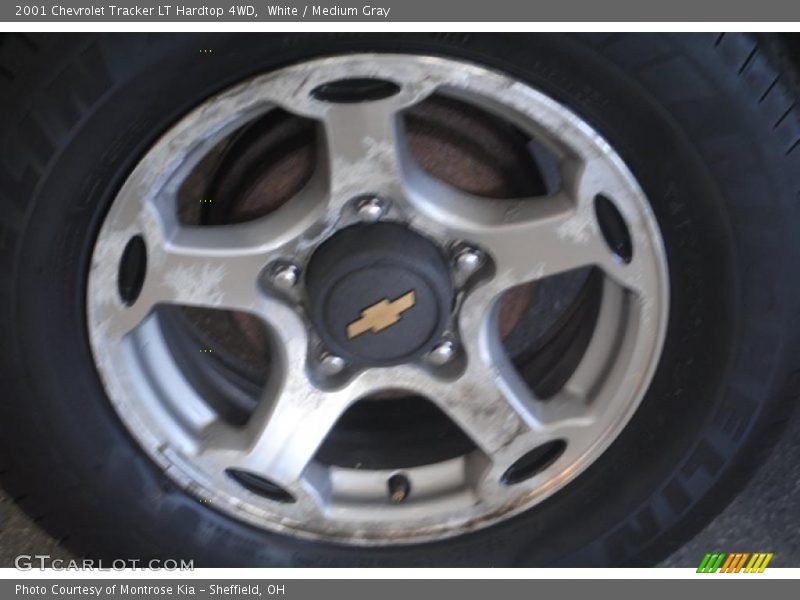 White / Medium Gray 2001 Chevrolet Tracker LT Hardtop 4WD