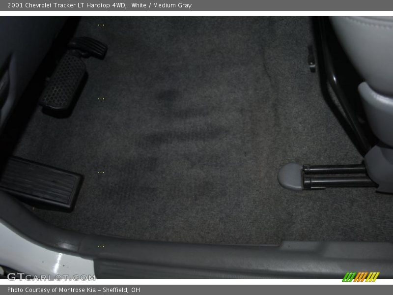 White / Medium Gray 2001 Chevrolet Tracker LT Hardtop 4WD
