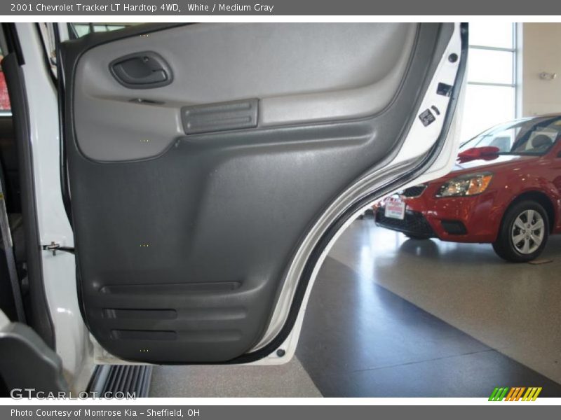 White / Medium Gray 2001 Chevrolet Tracker LT Hardtop 4WD